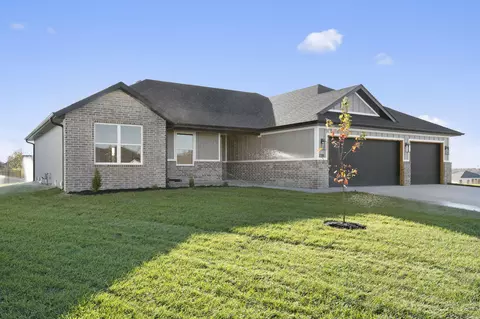 2218 W Braxton Ct, Ozark, MO 65721 photo 2
