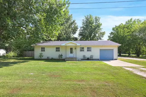 1203 E 10th St, Lamar, MO 64759 photo 2