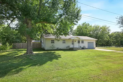 1203 E 10th St, Lamar, MO 64759 photo 3