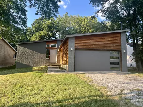 921 W Ildereen St, Springfield, MO 65807