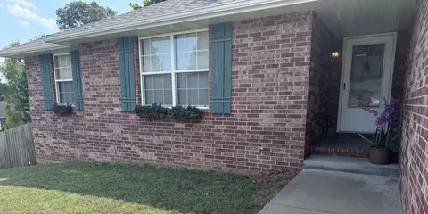 3842 W Creekside Ct, Springfield, MO 65802 photo 2