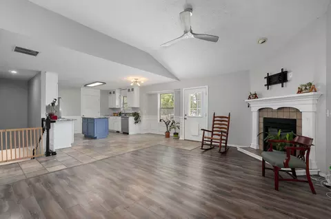 4325 S Hemlock Ave, Springfield, MO 65810 photo 9