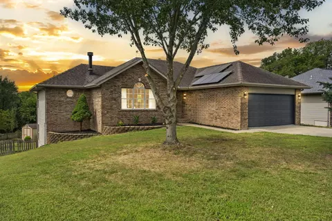 3002 W Riverbluff Dr, Ozark, MO 65721 photo 1
