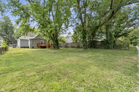 1221 W Thoman St, Springfield, MO 65803 photo 28