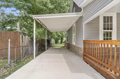 1221 W Thoman St, Springfield, MO 65803 photo 4