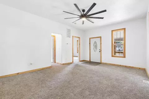 1221 W Thoman St, Springfield, MO 65803 photo 9