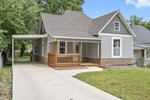 1221 W Thoman St, Springfield, MO 65803 photo 2