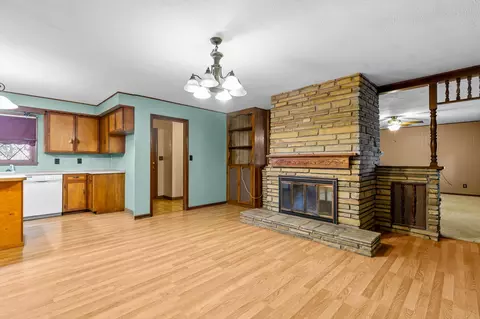 2368 E Seminole St, Springfield, MO 65804 photo 3