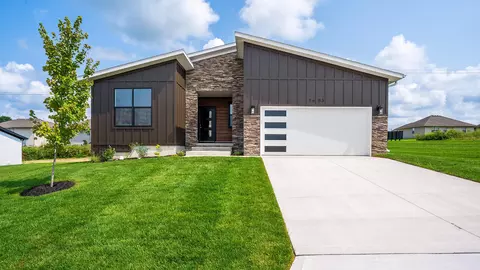 3922 E Fieldcrest Ct, Brookline, MO 65619 photo 1