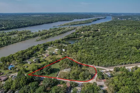 28409 Bali Rd, Warsaw, MO 65355