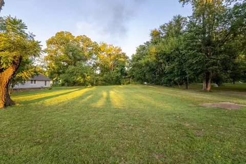 8819 State Route 99, Birch Tree, MO 65438