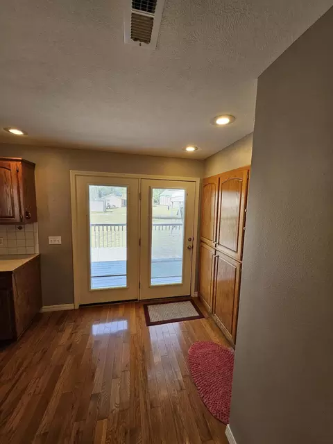1002 E Bond St, Monett, MO 65708 photo 10