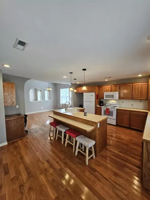 1002 E Bond St, Monett, MO 65708 photo 4