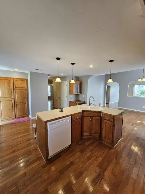 1002 E Bond St, Monett, MO 65708 photo 9