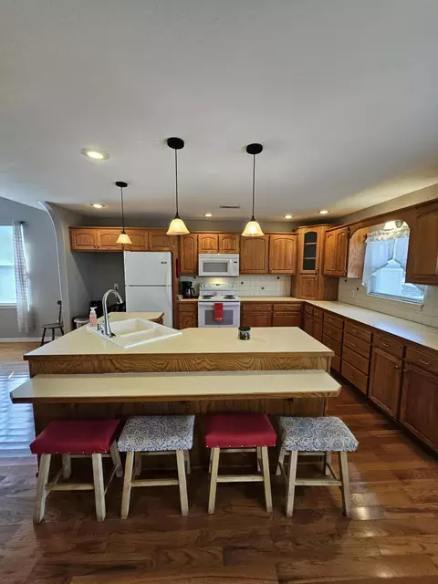 1002 E Bond St, Monett, MO 65708 photo 6