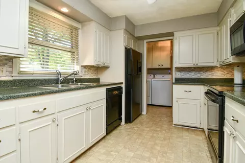 2380 E Wayland St, Springfield, MO 65804 photo 17