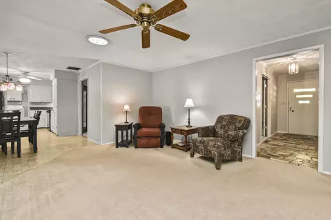 2380 E Wayland St, Springfield, MO 65804 photo 9