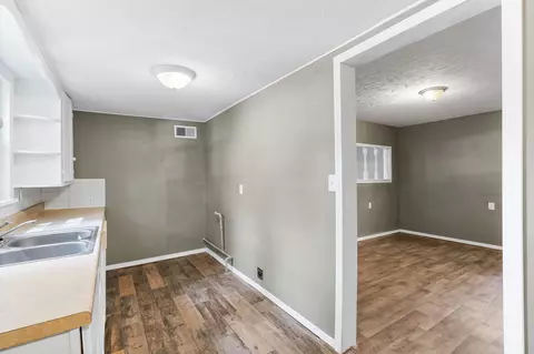2074 N Lexington Ave, Springfield, MO 65803 photo 10