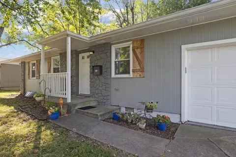 2746 W Whiteside St, Springfield, MO 65807 photo 3