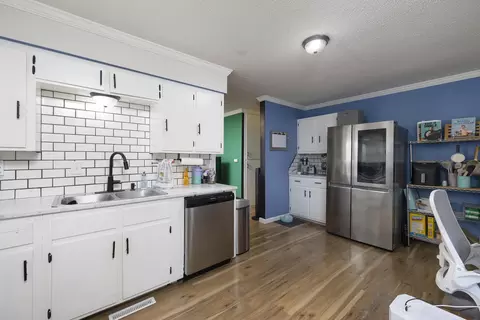 2746 W Whiteside St, Springfield, MO 65807 photo 8