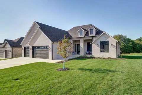 4433 E Hidden Oak St, Springfield, MO 65802 photo 2