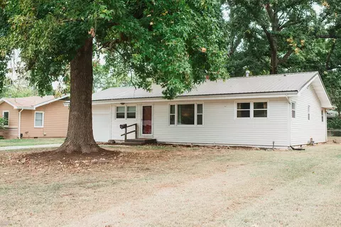 2304 S Kings Ave, Springfield, MO 65807 photo 2