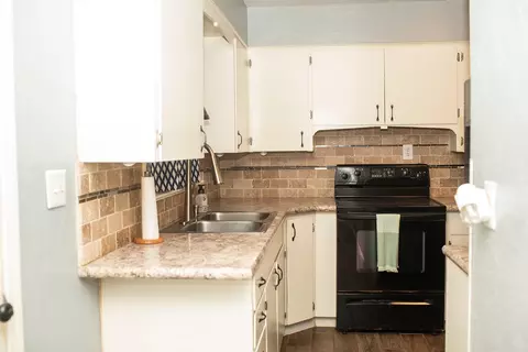 2304 S Kings Ave, Springfield, MO 65807 photo 9