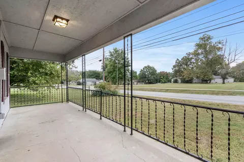 2015 W Mt Vernon St, Springfield, MO 65802 photo 3