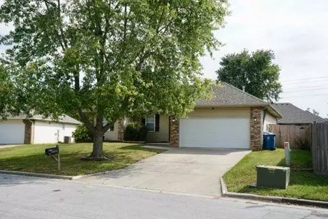 408 Charm Dr, Nixa, MO 65714 photo 1