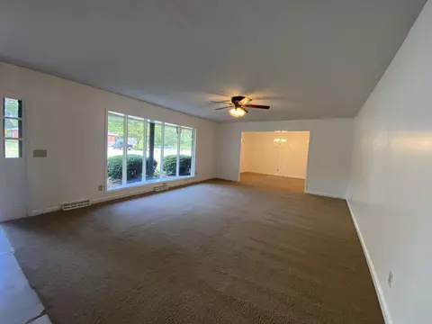 3132 W Ellison Dr, Springfield, MO 65810 photo 5