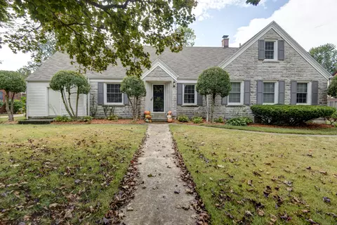 810 E Stanford St, Springfield, MO 65807