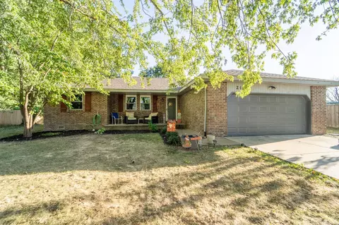204 E Meadowbrook Ave, Clever, MO 65631 photo 1