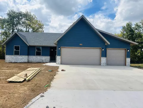 1359 S Mahn Ave, Springfield, MO 65802 photo 1