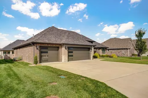 885 Emerald Ter, Nixa, MO 65714 photo 4