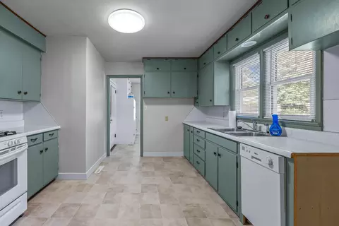 2391 E Seminole St, Springfield, MO 65804 photo 7
