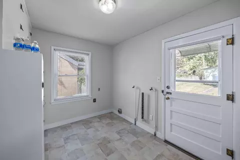 2391 E Seminole St, Springfield, MO 65804 photo 9