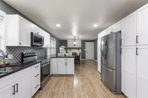 2230 W Cynthia St, Springfield, MO 65810 photo 7