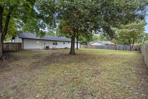 2230 W Cynthia St, Springfield, MO 65810 photo 29