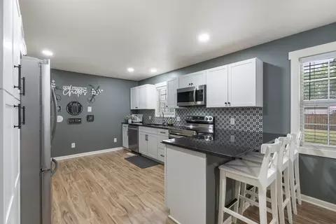 2230 W Cynthia St, Springfield, MO 65810 photo 12