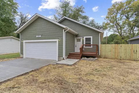 1931 N Old Orchard Ave, Springfield, MO 65803