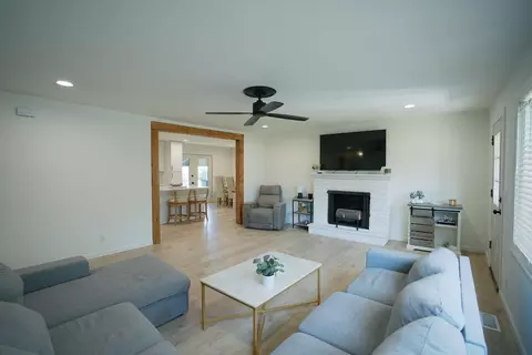 305 S 5th St, Ozark, MO 65721 photo 4
