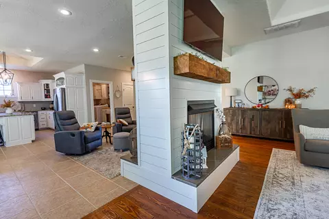 705 W Laverne Dr, Nixa, MO 65714 photo 23
