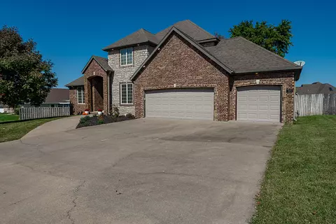705 W Laverne Dr, Nixa, MO 65714 photo 2
