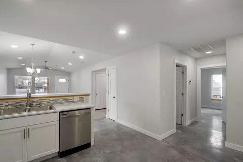 2541 W Page Street St, Springfield, MO 65802 photo 11