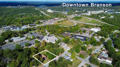 1009 Shawnee Ave, Branson, MO 65616 photo 3