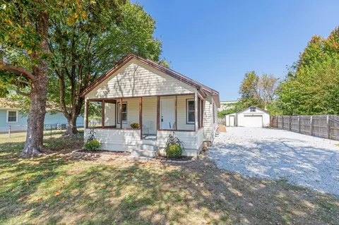 2425 E Atlantic St, Springfield, MO 65803