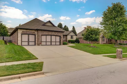 5832 S Middleton Ave, Springfield, MO 65804 photo 2