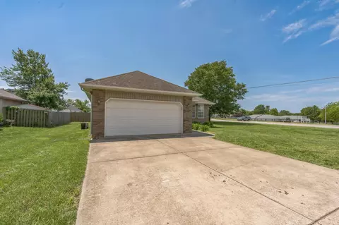 1006 Care Ave, Nixa, MO 65714 photo 3
