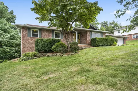 1526 S Devon Rd, Springfield, MO 65809 photo 3