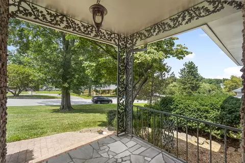 1526 S Devon Rd, Springfield, MO 65809 photo 4